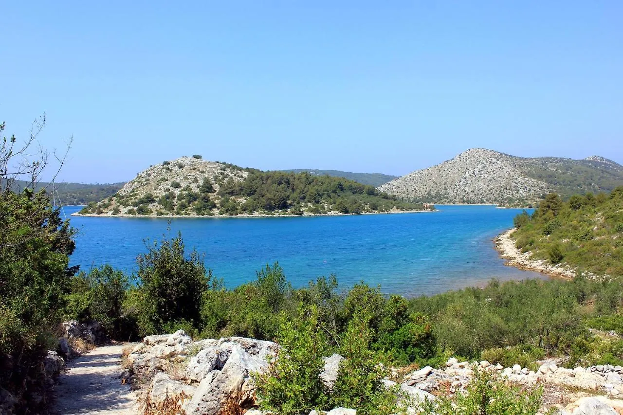 Seaside Secluded Apartments Cove Dragnjevica - Telascica, Dugi Otok - 8140 Sali
